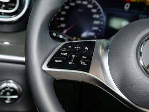 2023GLC 260 L 4MATIC Ӹ 7 п؅^