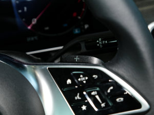 2023GLC 260 L 4MATIC Ӹ 7 п؅^