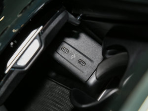 2023GLC 260 L 4MATIC Ӹ 7 п؅^