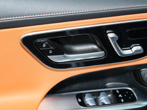 2023GLC 260 L 4MATIC Ӹ 7 п؅^