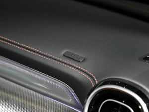 2023GLC 260 L 4MATIC Ӹ 7 п؅^