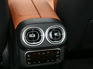 2023GLC 260 L 4MATIC A 5 п؅^