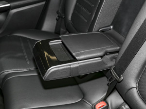 2023款GLC 260 L 4MATIC 动感型 5座 后排中央扶手