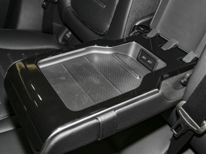 2023款GLC 260 L 4MATIC 动感型 5座 后排中央扶手功能