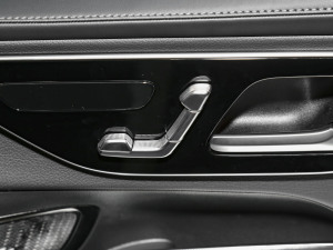 2023款GLC 260 L 4MATIC 动感型 5座 空间座椅