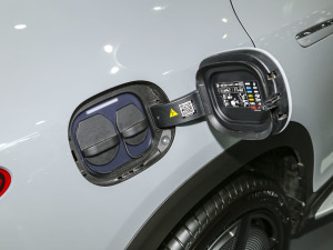 2023500 4MATIC ؄e ^