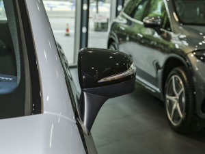 2023500 4MATIC ؄e ^