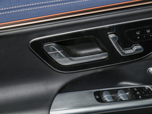 2023500 4MATIC ؄e п؅^