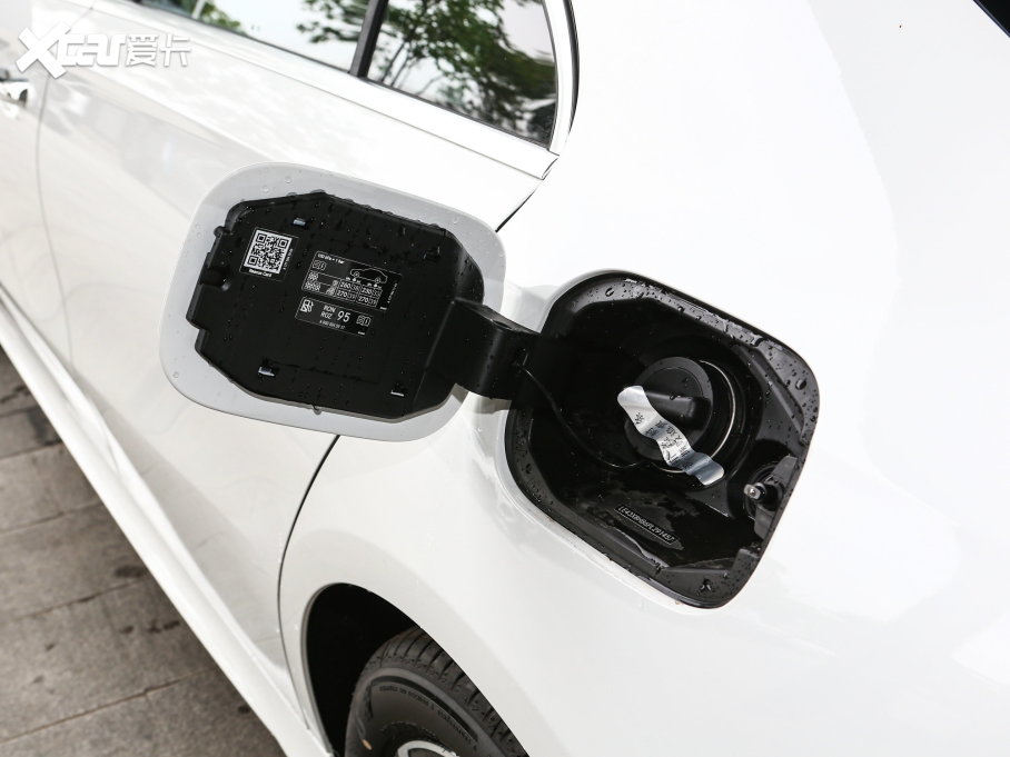 2023YA A 200 L Ӹ