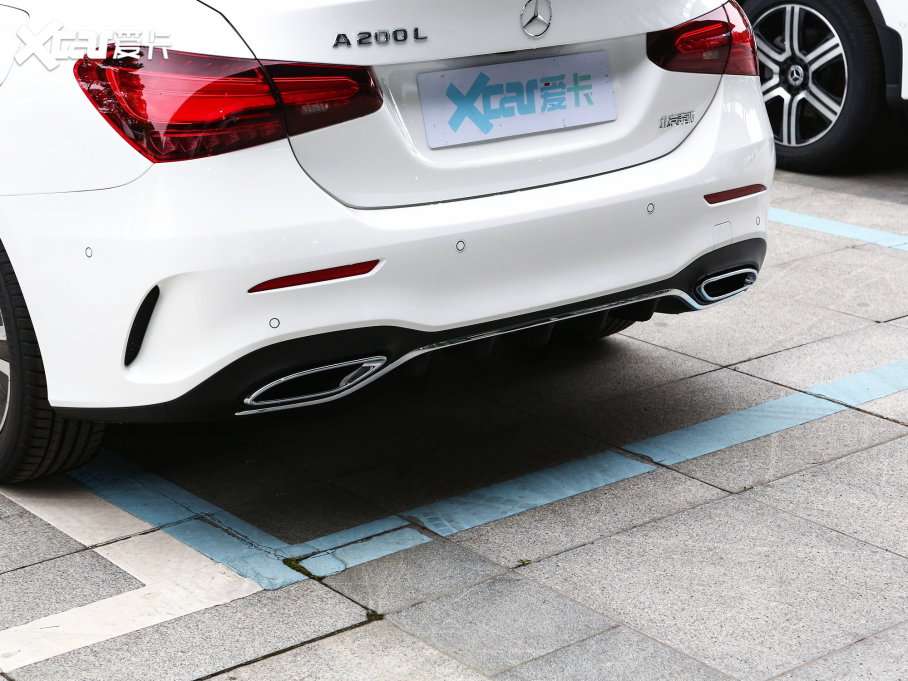 2023YA A 200 L Ӹ