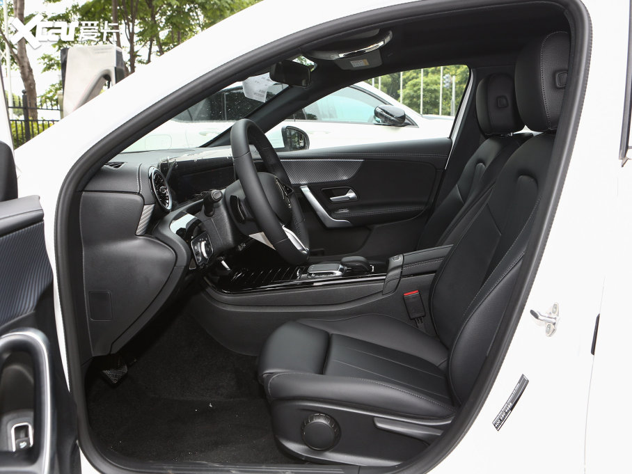 2023YA A 200 L Ӹ