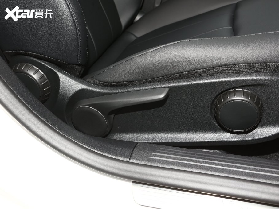 2023YA(j) A 200 L (dng)