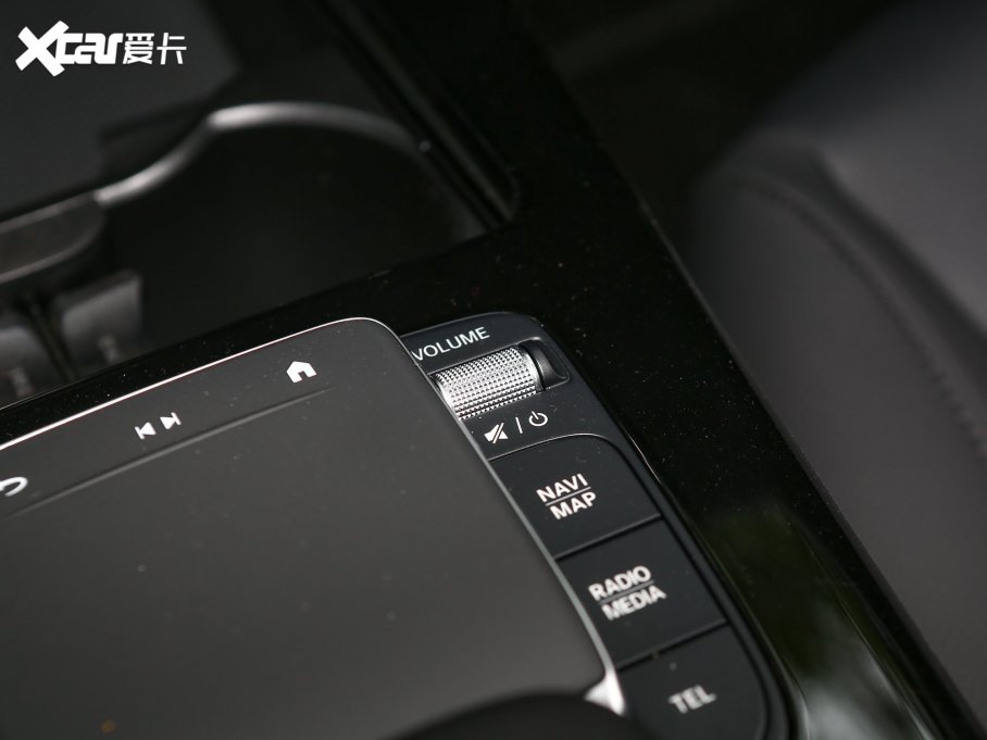 2023YA(j) A 200 L (dng)