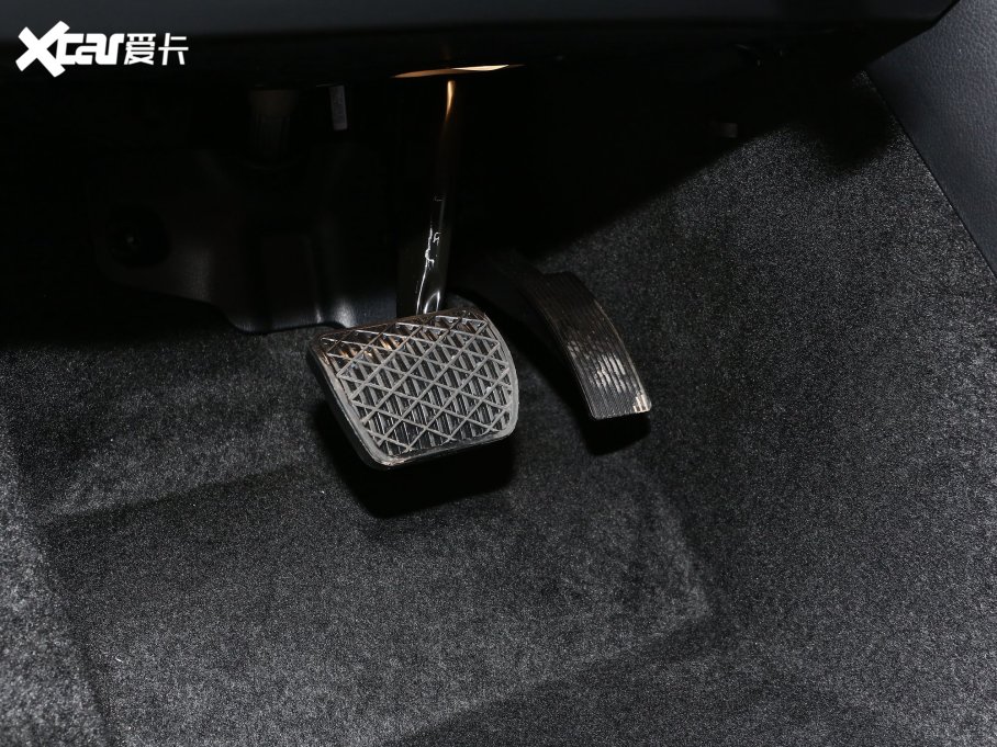 2023YA(j) A 200 L (dng)