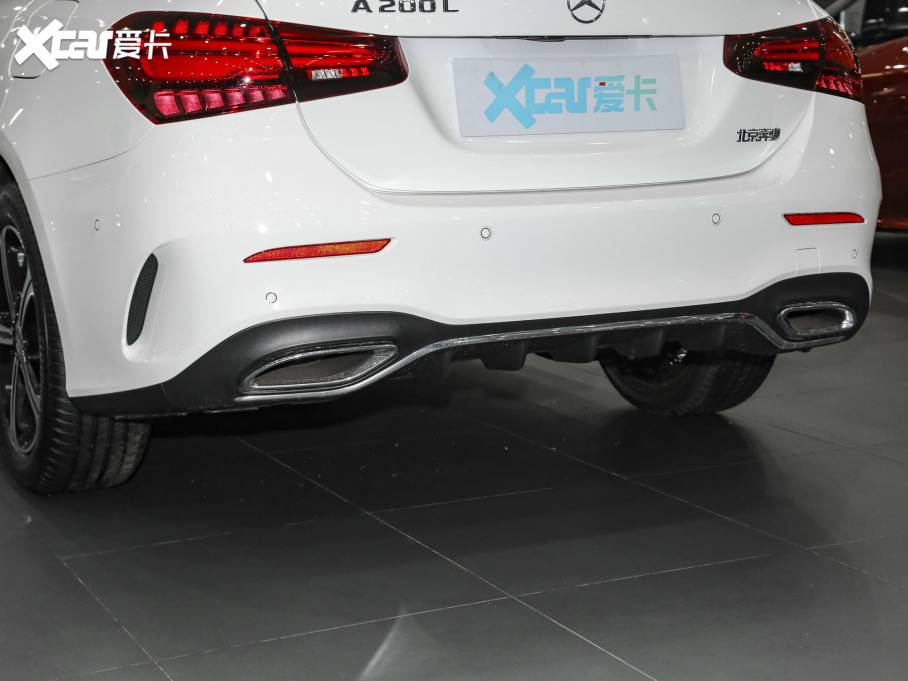 2023��YA�� A 200 L �r����