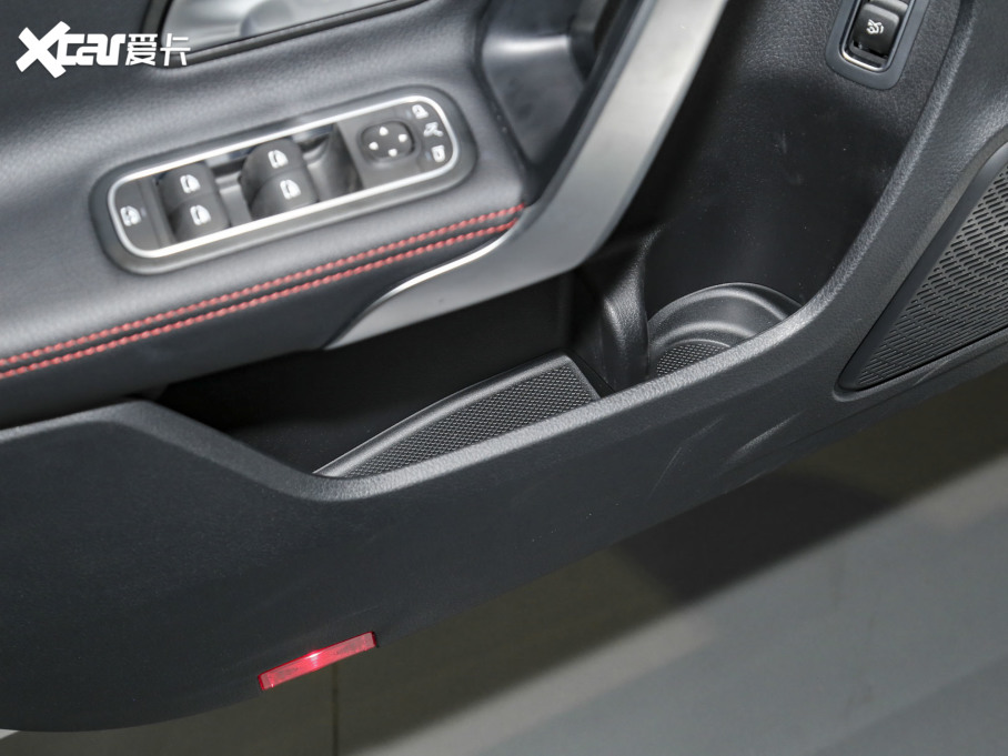 2023��YA�� A 200 L �r����