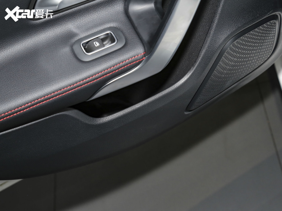 2023��YA�� A 200 L �r����