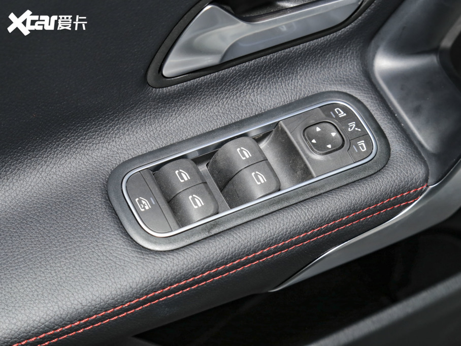 2023��YA�� A 200 L �r����