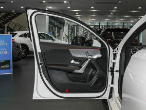 2023款A 200 L 时尚型 驾驶位车门