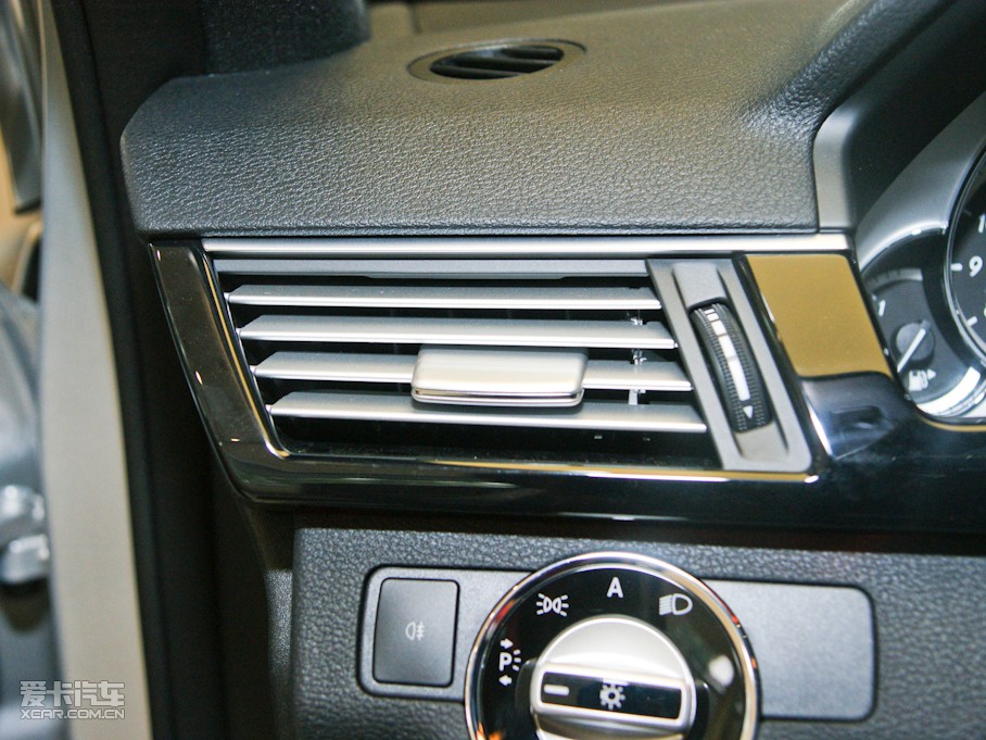 2010YE E 300L rа