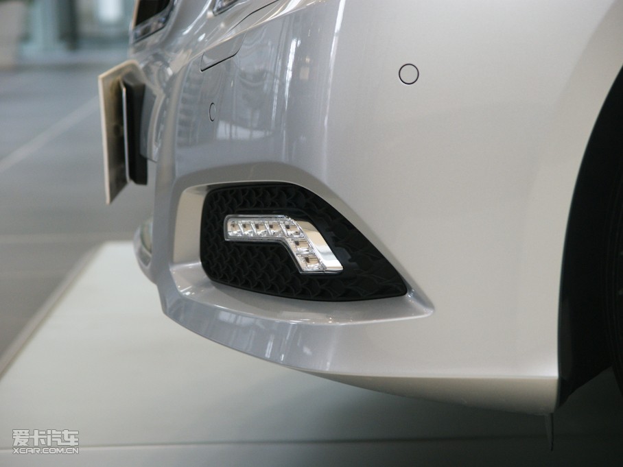 2010YE E 300L rа