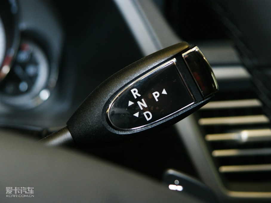 2010YE E 300L rа