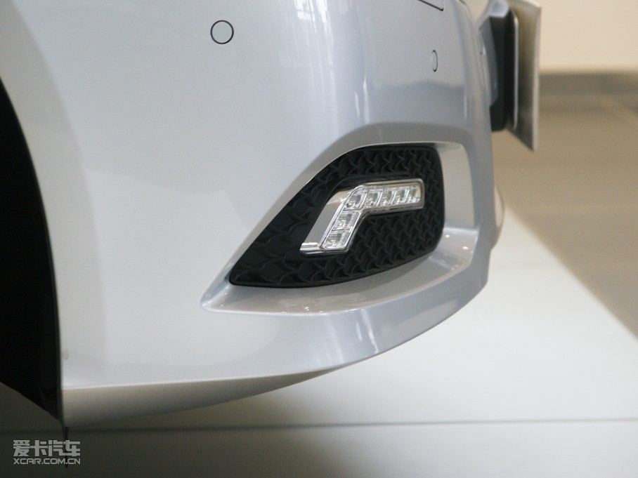 2010YE E 300L rа