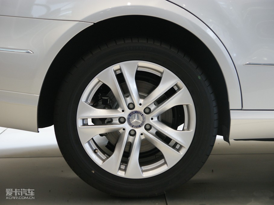 2010YE E 300L rа