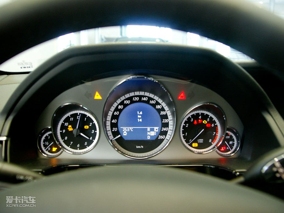 2010YE E 300L rа