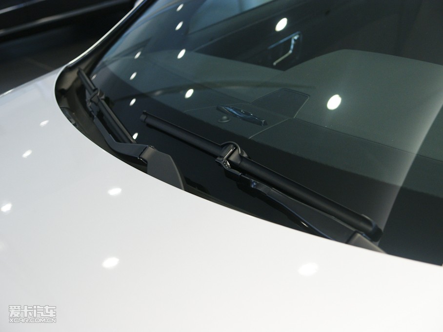 2010YE E 300L rа