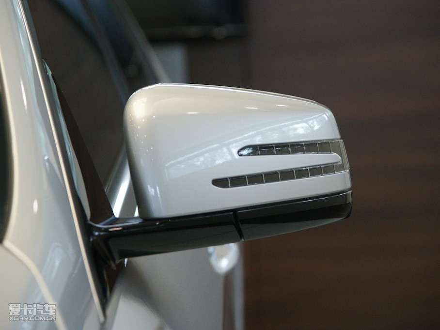 2010YE E 300L rа