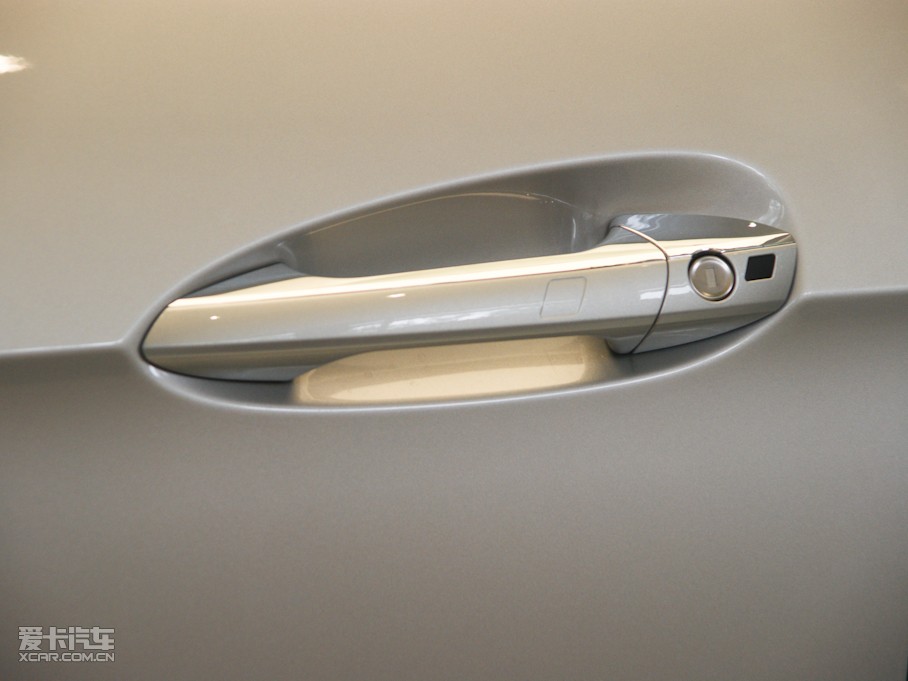 2010YE E 300L rа