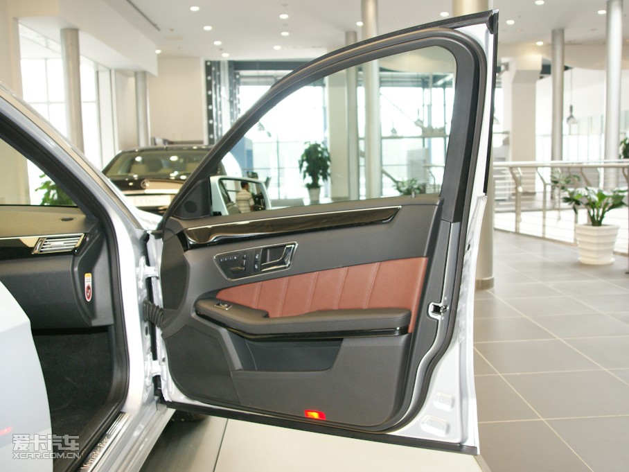 2010YE E 300L rа