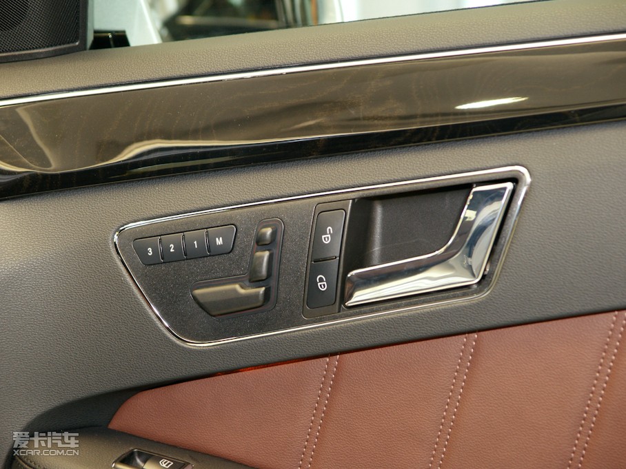 2010YE E 300L rа