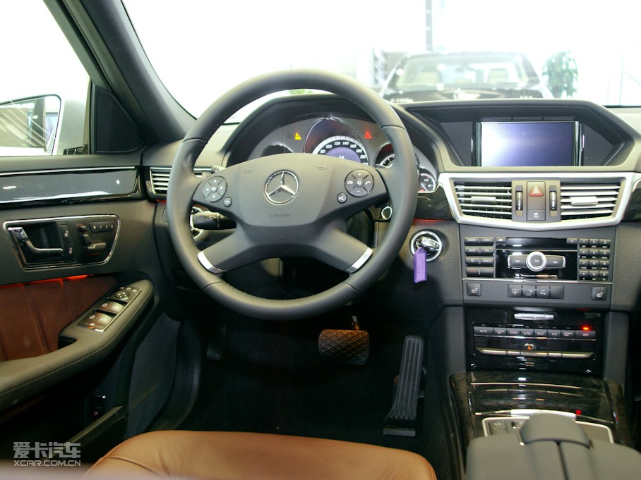 2010YE E 300L rа