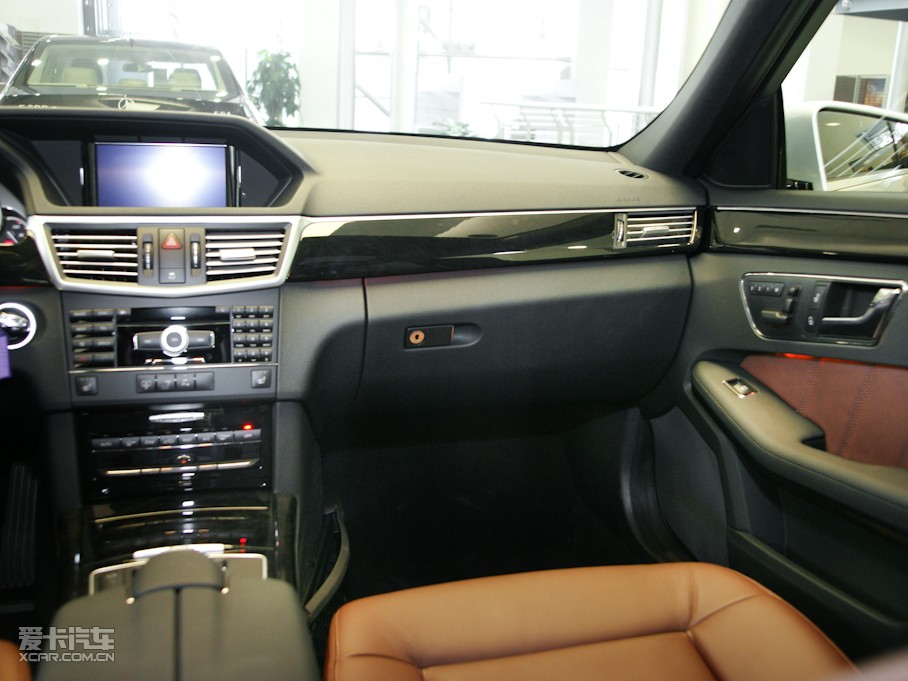 2010YE E 300L rа