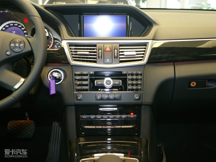 2010YE E 300L rа