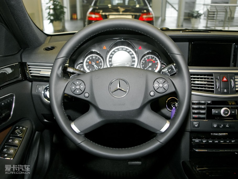 2010YE E 300L rа