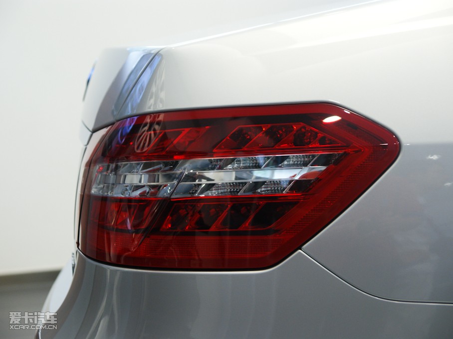 2010YE E 300L rа