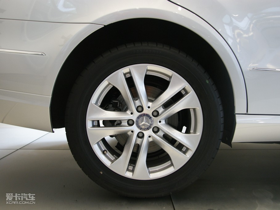 2010YE E 300L rа