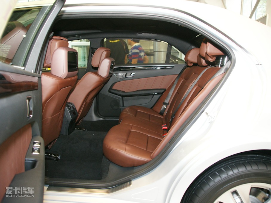 2010YE E 300L rа