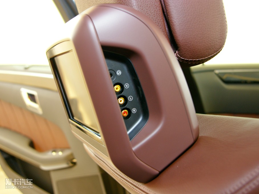 2010YE E 300L rа