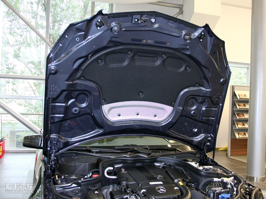 2010YE E 260L CGIŰ