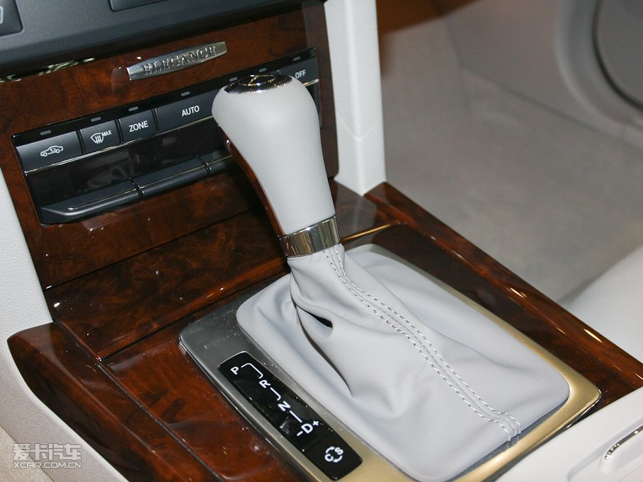 2010YE E 260L CGIŰ