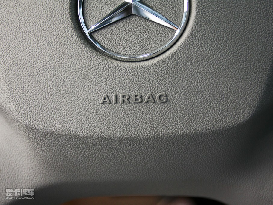 2010YE E 260L CGI(yu)Ű