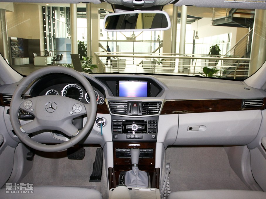 2010YE E 260L CGIŰ