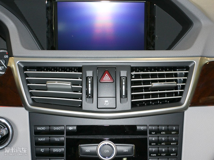 2010YE E 260L CGIŰ