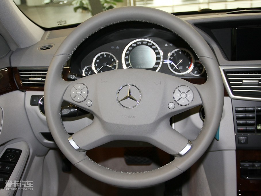 2010YE E 260L CGI(yu)Ű