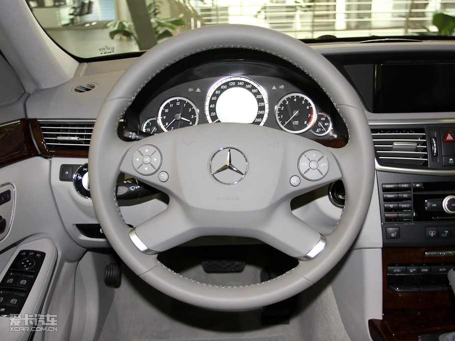 2010YE(j) E 260L CGI(yu)Ű