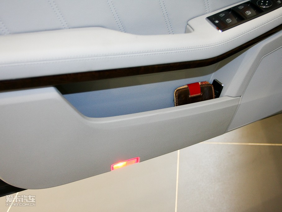 2010YE E 260L CGIŰ